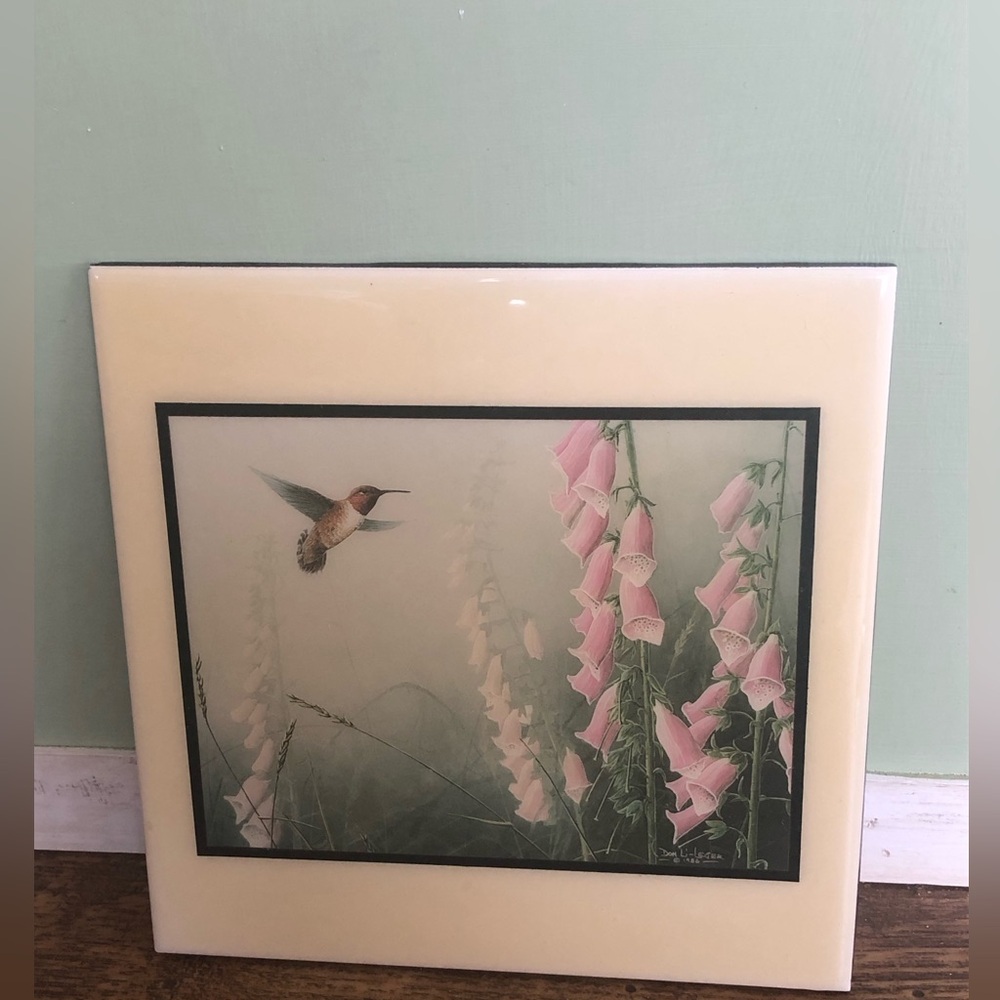 1986 Don Li Leger Hummingbird Ceramic Tile Wall Hang Art Flowers , 7.5 X 7.5”